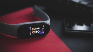 difference fitbit charge 3 and fitbit inspire fitness tracker